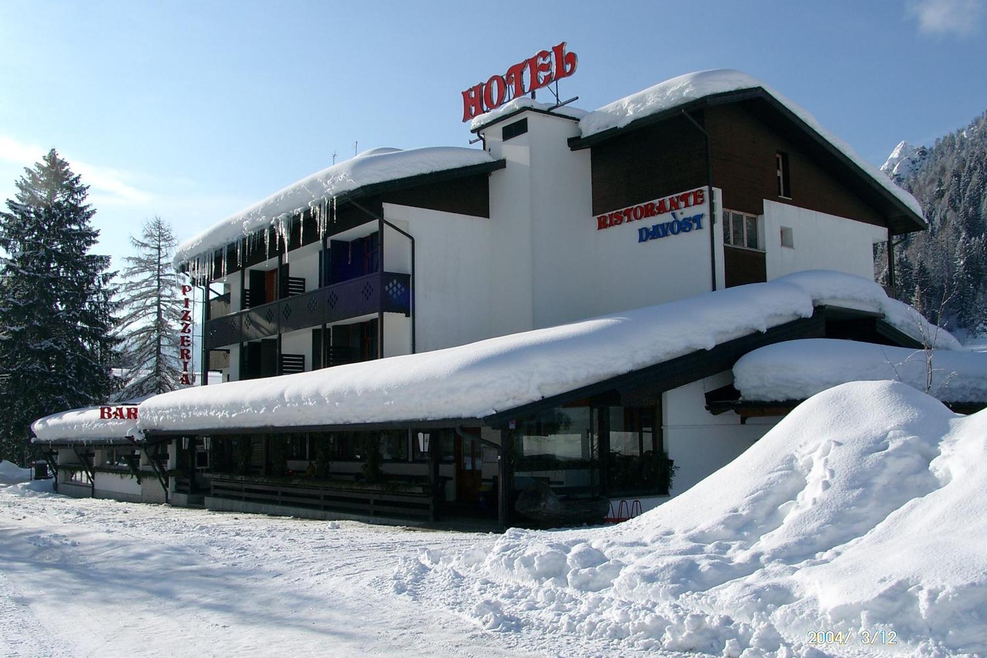 Hotel Davost Форни ди Сопра Екстериор снимка