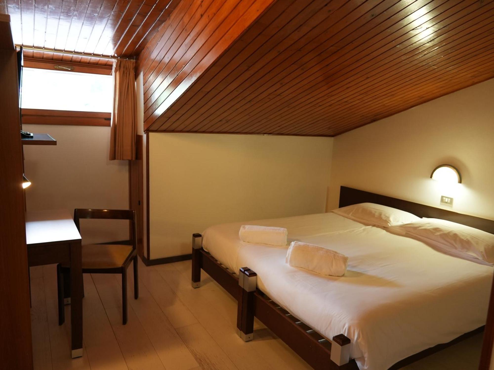 Hotel Davost Форни ди Сопра Екстериор снимка