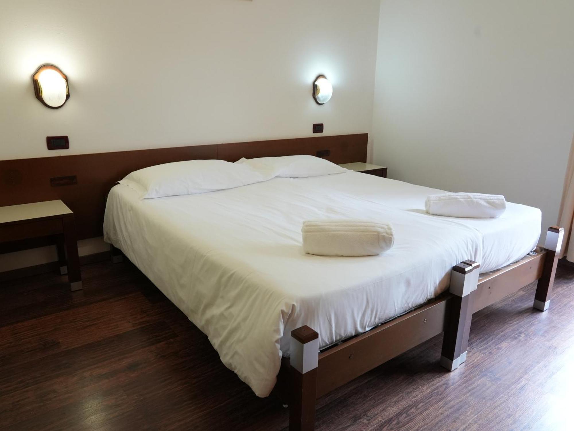 Hotel Davost Форни ди Сопра Екстериор снимка