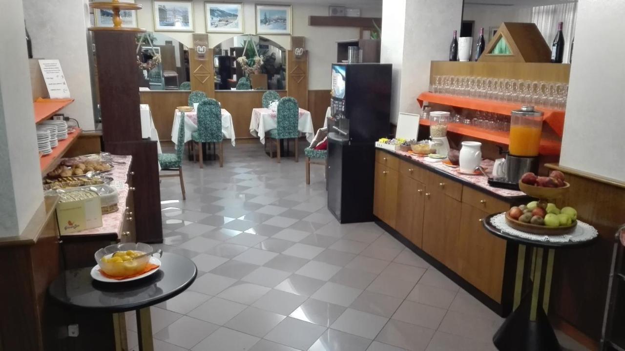 Hotel Davost Форни ди Сопра Екстериор снимка
